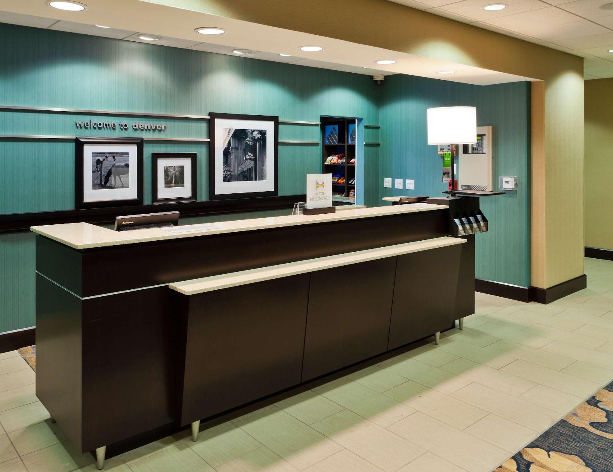 Hampton Inn & Suites Denver Airport / Gateway Park Aurora Exterior foto